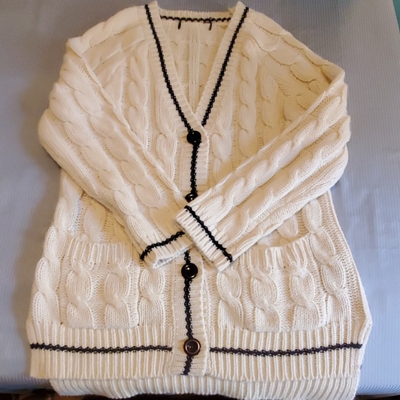 Forever 21 Sweaters - Forever 21 button down sweater